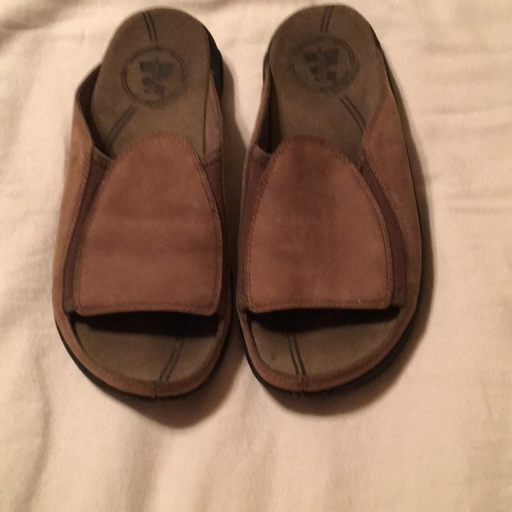 Merrell beige slip ons sz 7